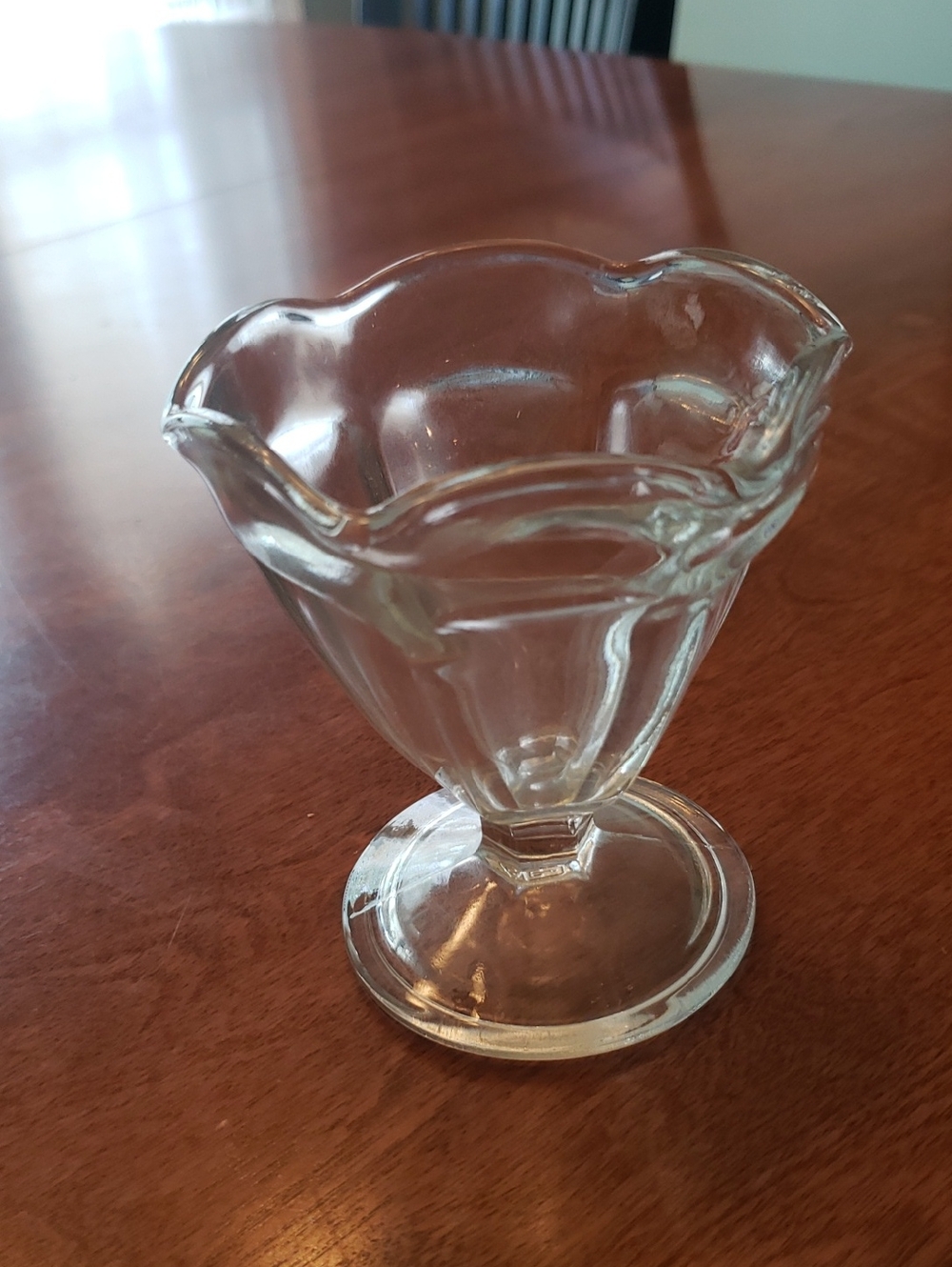 Vintage Assortment of Clear Footed Glass Sundae/Dessert Cups (Set Of 4) - Picture 10 of 10